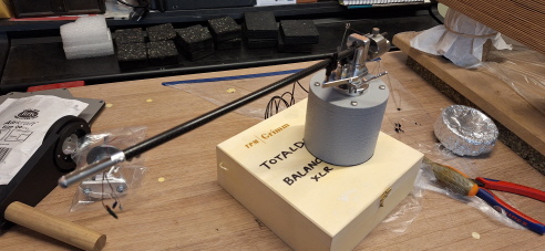 BJA Turntables Tonearm Tower � Signal Purity & Modularity for Long Tonearms